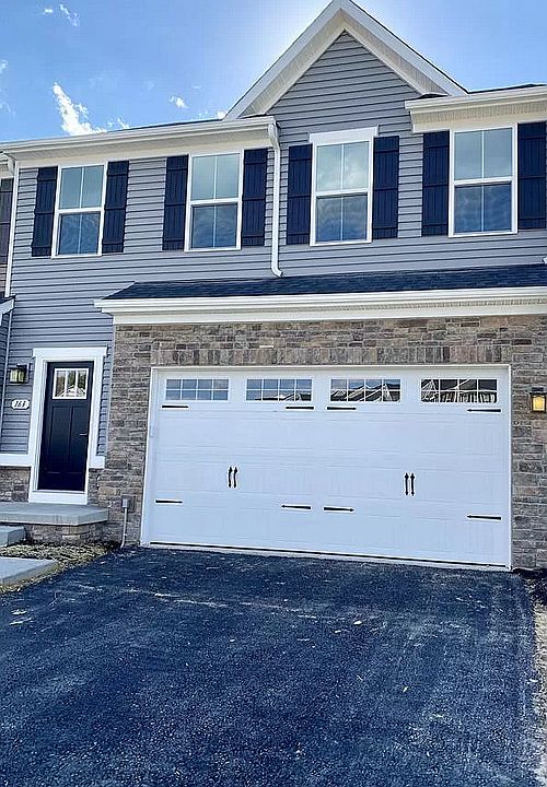 1st image of 224 Stonehurst Dr #1