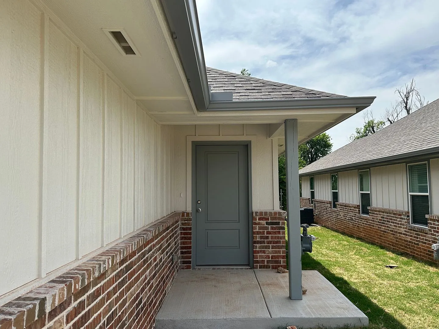 3 Bedroom 2 Bathroom Duplex in the Heart of Bethany — Photo 3