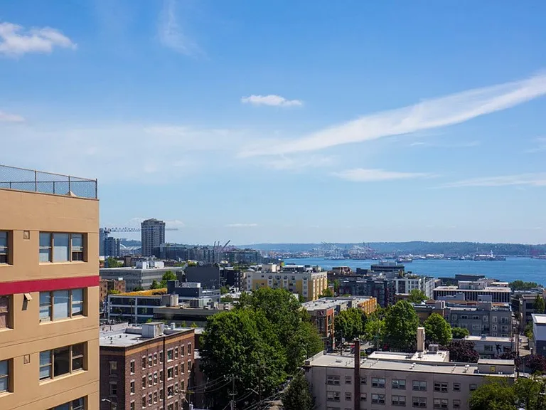 The Queensborough Apartments — Photo 9