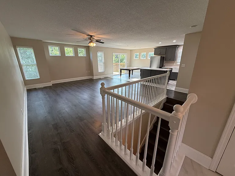2801 E Diehl Ave — Photo 3