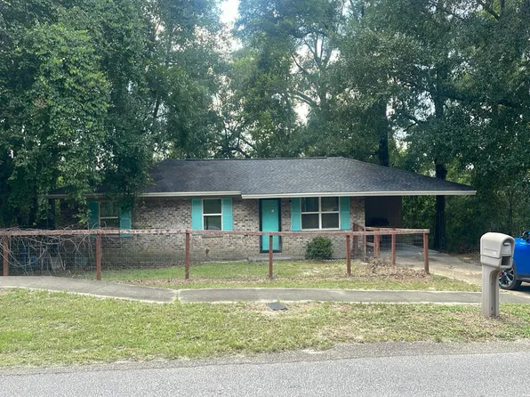 93 N 1st St, Defuniak Springs, FL 32433