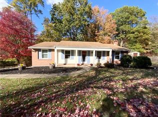 144 Lansdowne Dr, Coraopolis, PA 15108