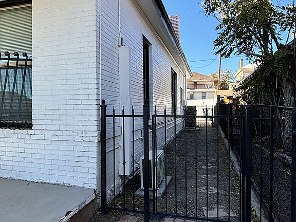 2nd image of 1509 E Yandell Dr #D-1
