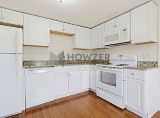1481 Iyannough Rd, Hyannis, MA 02601