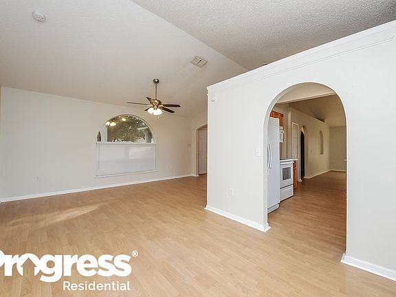3rd image of 1108 Welch Hill Cir
