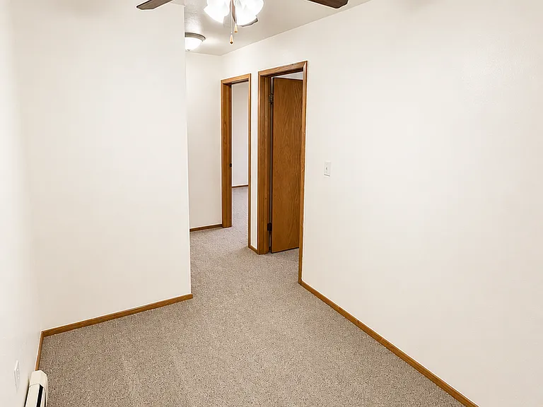 604 N Black River St — Photo 14