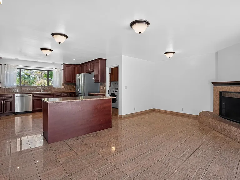 525 Hampton Rd — Photo 9