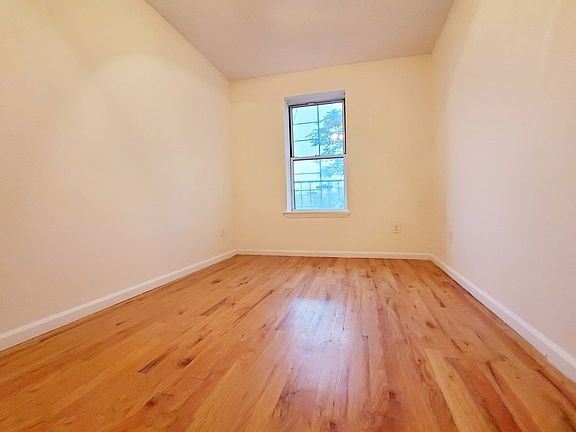5th image of 677 Lincoln Pl #2L