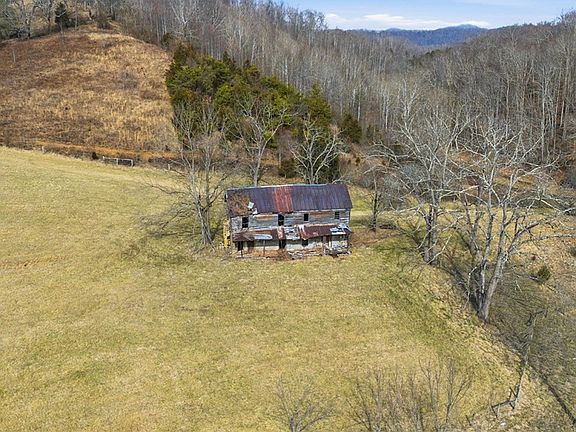 3rd image of 26537 Rich Valley Rd