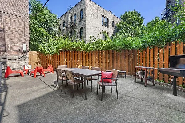 Sold by Compass | media 5