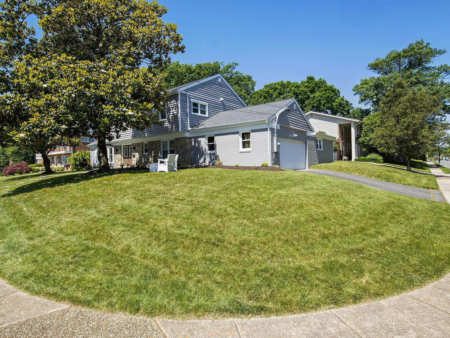 6 bed, 4076 sqft, $9,000 — Photo 4