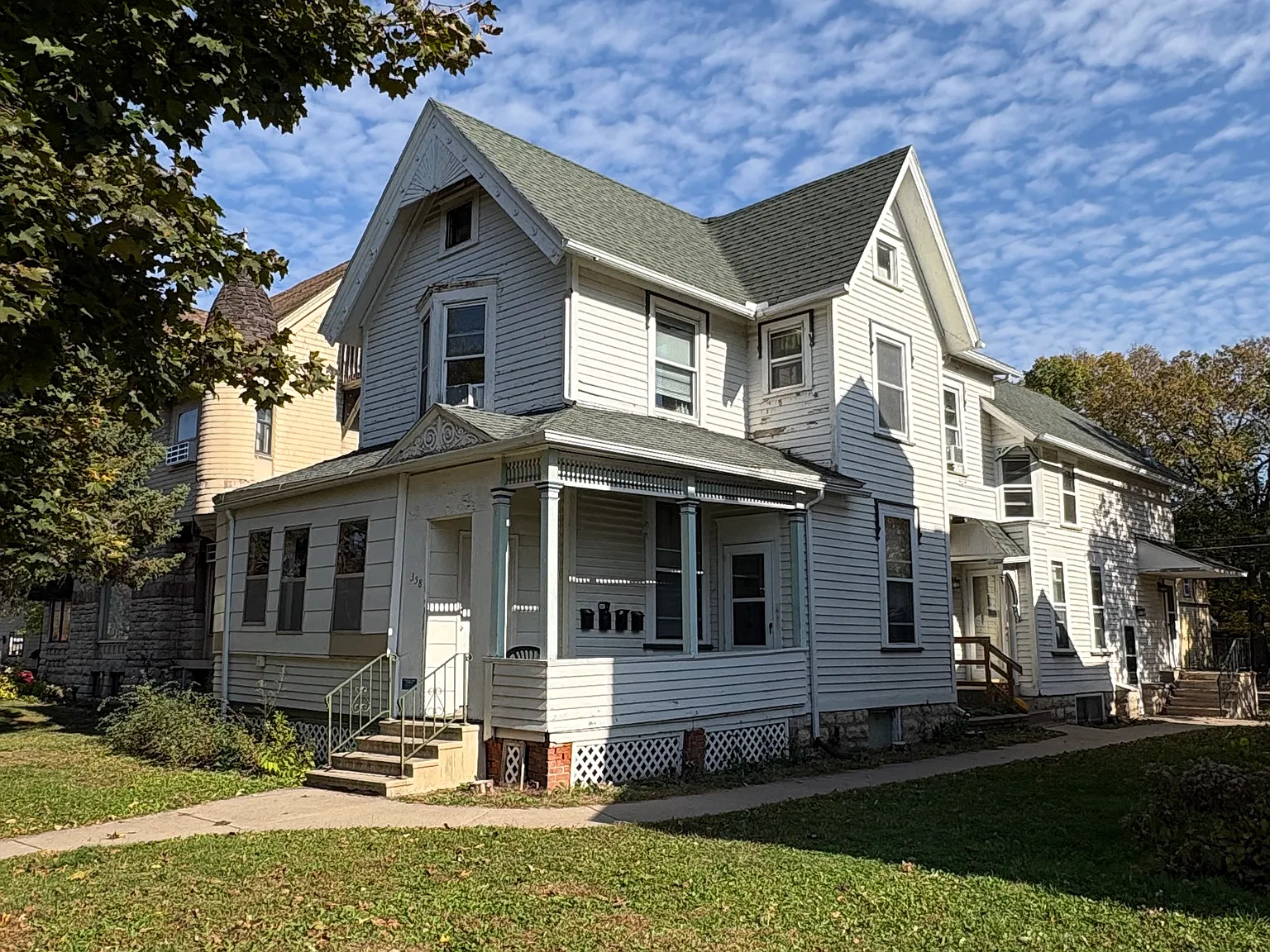 358 Johnson St — Photo 1