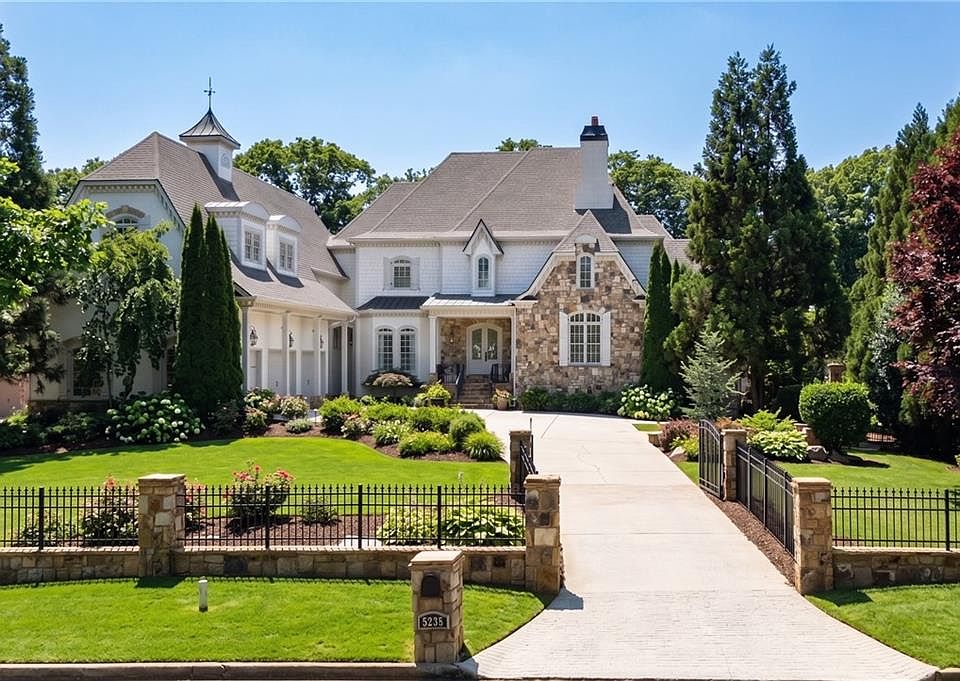 1st image of 5295 Chelsen Wood Dr