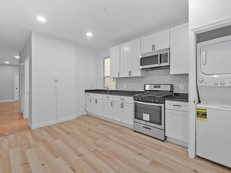 189 Clerk St #1 — Photo 3