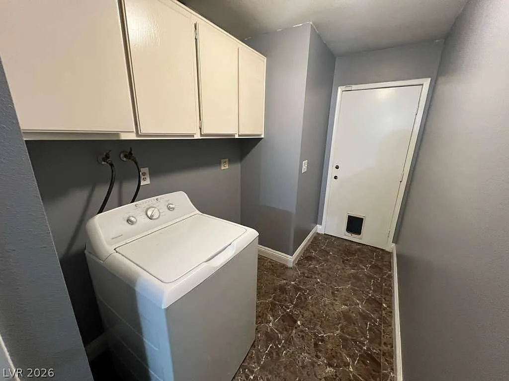 3 bed, 2.0 bath, 1656 sqft, $2,200 — Photo 4