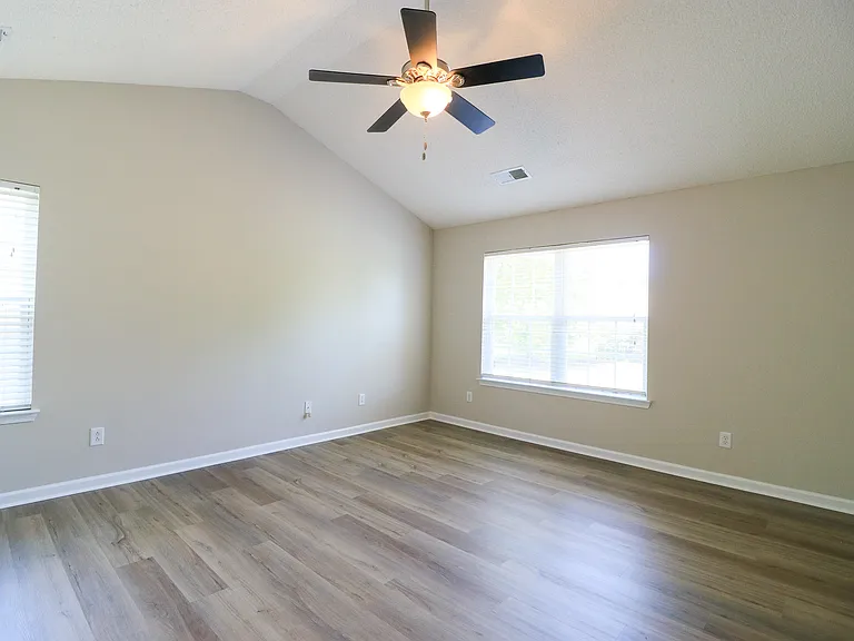 220 Loskin Ln — Photo 30