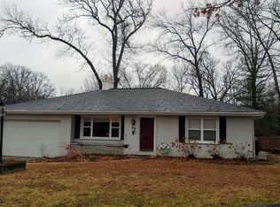 28 Villawood Ln, Saint Louis, MO
