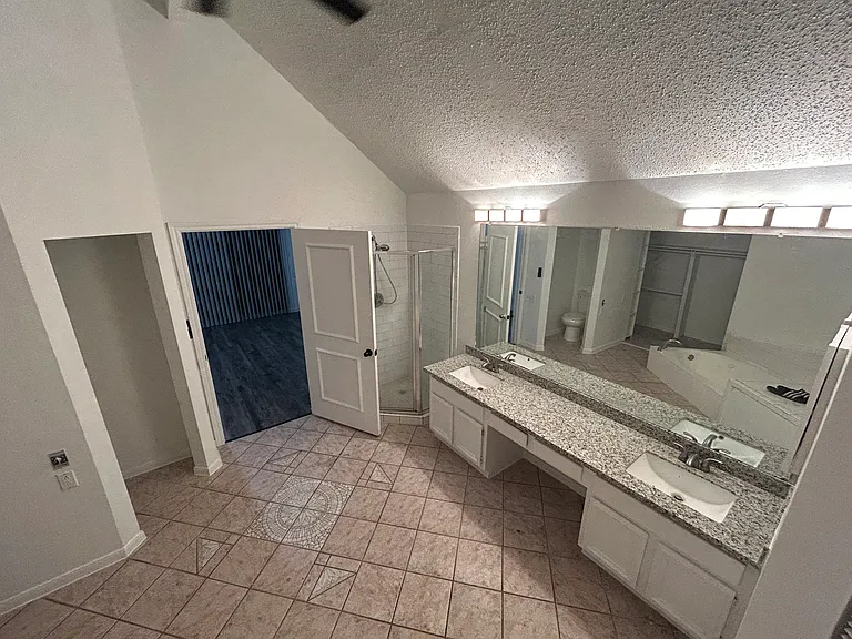 4716 Cashel Cir — Photo 7