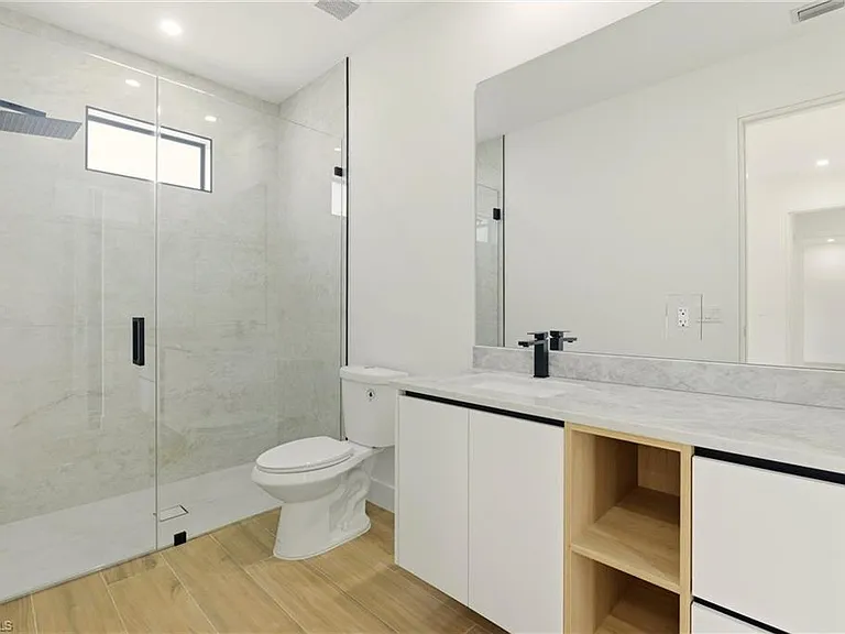 1514 47th Ave NE — Photo 34