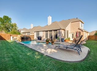 2077 Fair Oaks Cir, Corinth, TX 76210