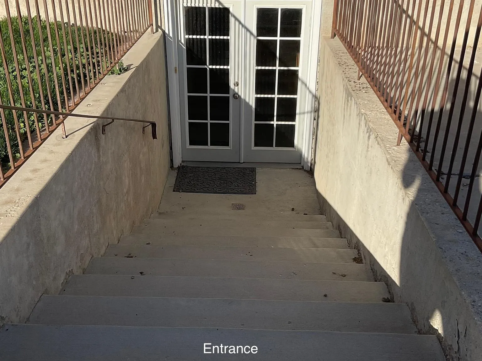 1062 E Waddell St — Photo 3