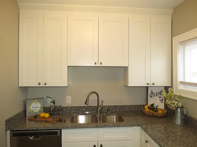 328 Sycamore St — Photo 17