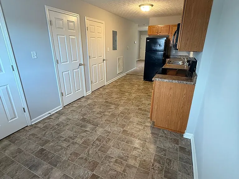 362 Upper Stone Ave #E — Photo 5