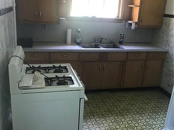5th image of 704 W Manlius St