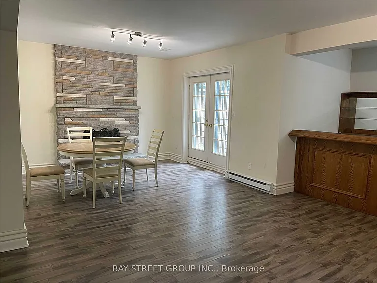 201 McKee Ave — Photo 2