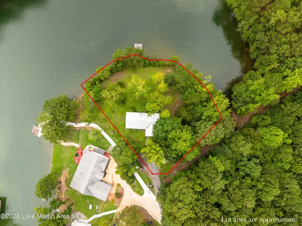 300 Chief Foote Rd, Jacksons Gap, AL 36861