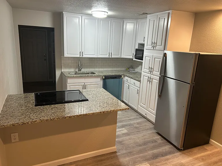 7427 Windhaven Rd — Photo 3