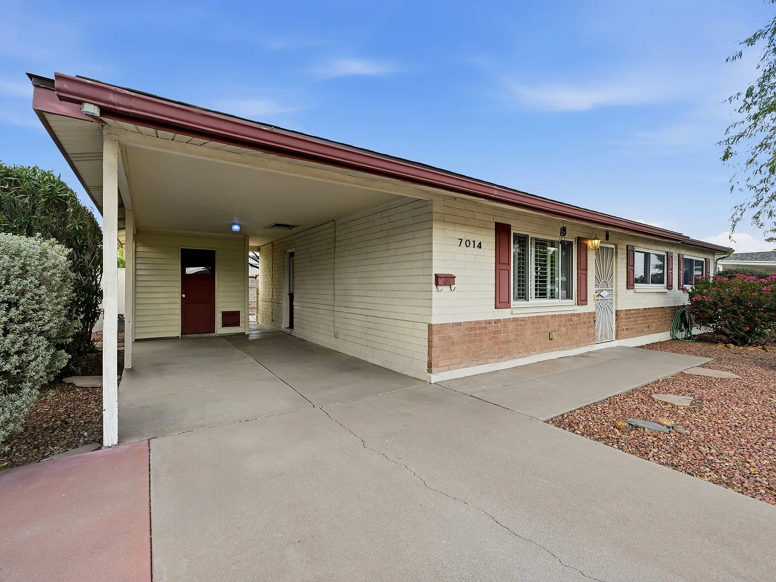 3 bed, 1148 sqft, $2,000 — Photo 2