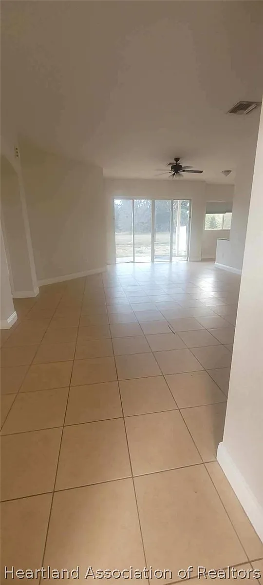 Building Photo - 7221 Golf Club Dr
