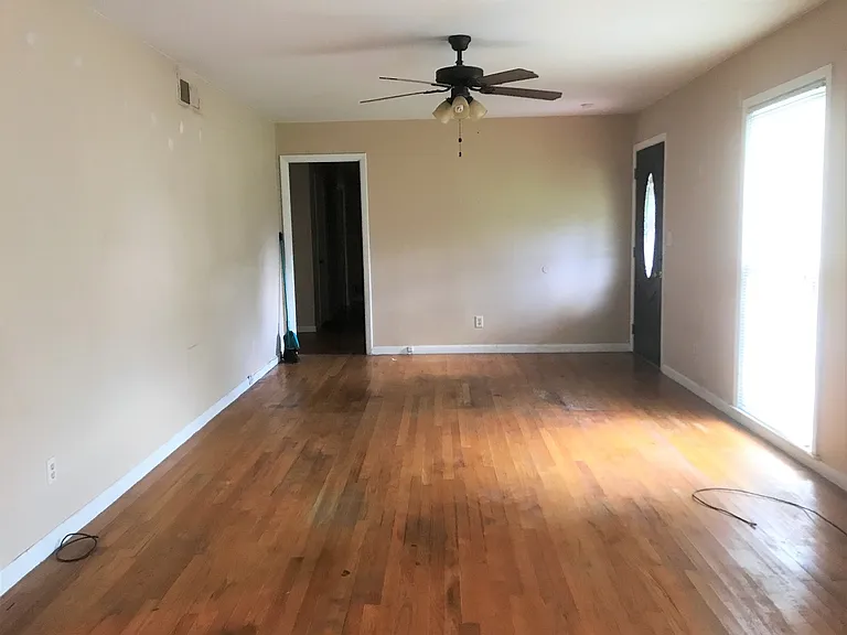 118 Sandy Way — Photo 6