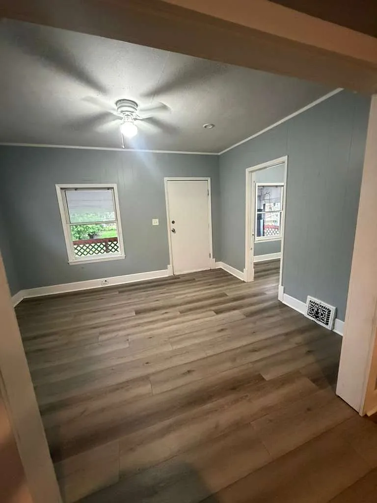 2 bed, 964 sqft, $1,200 — Photo 1