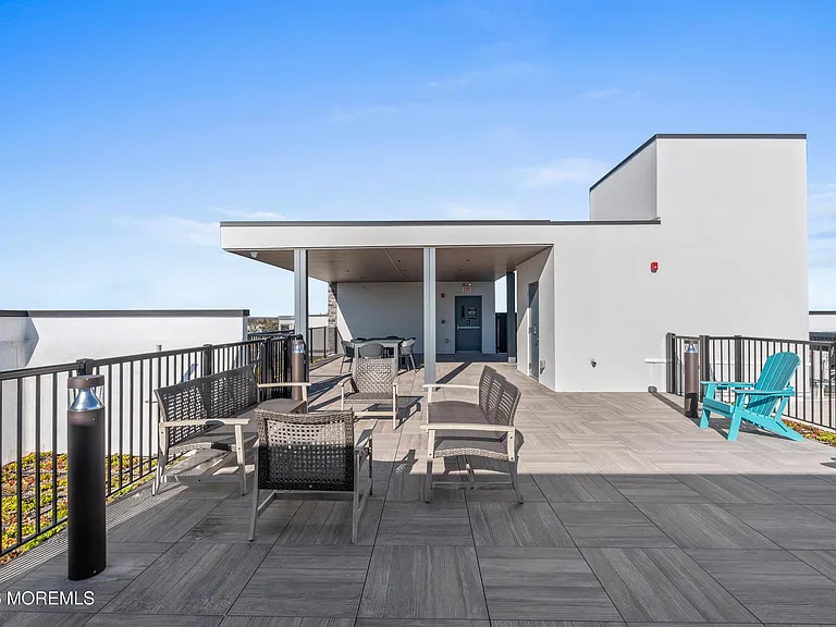 180 Morris Ave #307 — Photo 14