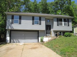 1737 Spruce Dr, High Ridge, MO 63049