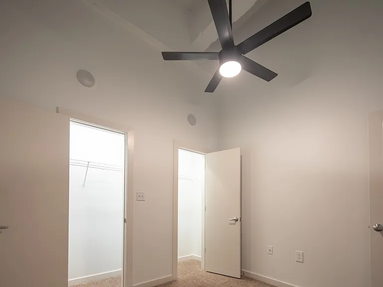 Riverview Lofts — Photo 14