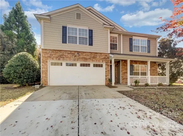 901 Willow Creek Dr, Gastonia, NC 28054