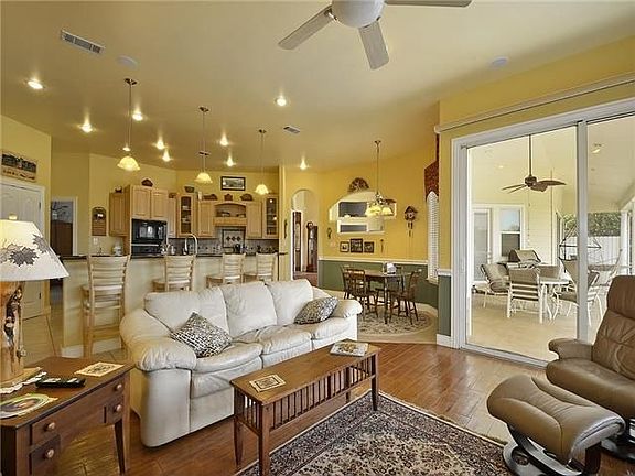 4th image of 151 Oak Hollow Ct