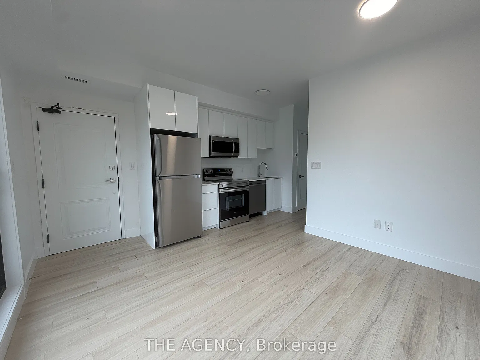 2 bed, $2,050 — Photo 4