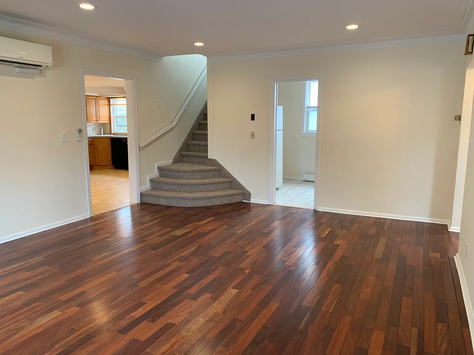3 bed, 2.5 bath, 2600 sqft, $6,500 — Photo 3