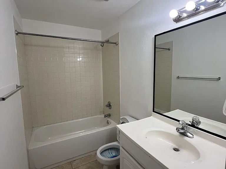 4412 Sherwood Forest Dr — Photo 10