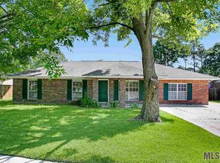 10045 Hawthorne Dr, Baton Rouge, LA 70809