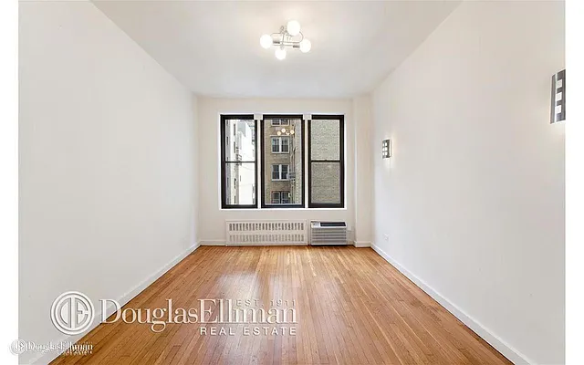 Rented by Douglas Elliman | media 16