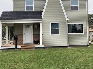 1724 Norcross Dr, Oregon, OH 43616