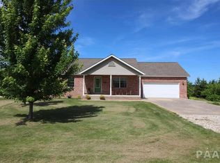 509 N Pine St, Williamsfield, IL 61489