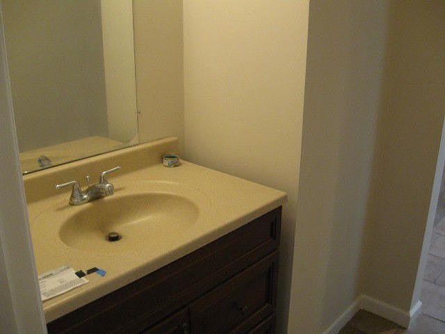 2nd image of 1382 B St
