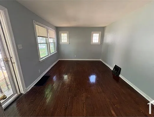 450 S Dade Ave — Photo 2