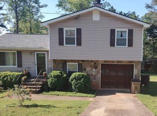 182 Iris Ct, Riverdale, GA 30274